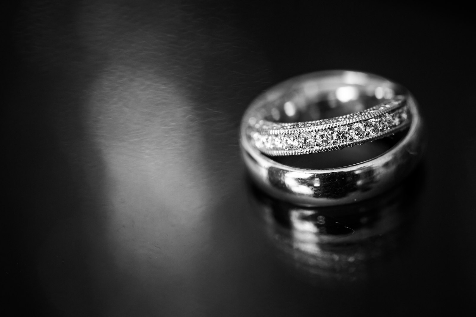 A white metal ring of the kind made in platinum